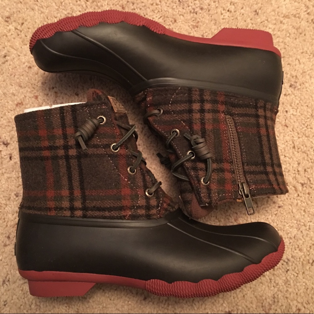 NEW SPERRY duck boots brown & plaid size 8